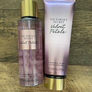 NWOT Never Used Velvet Petals